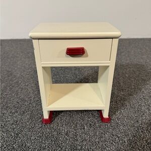 American Girl - Molly bedside table & lamp - original!